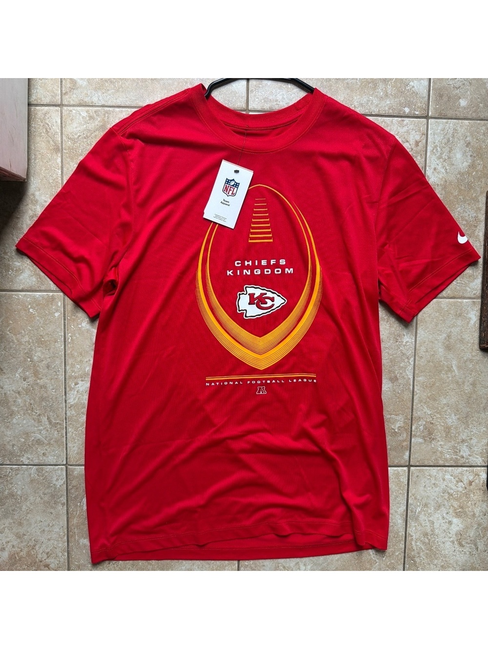 Large - Men - Nike NFL Chiefs Red Dri-FIT T-Shirt (NWT)
